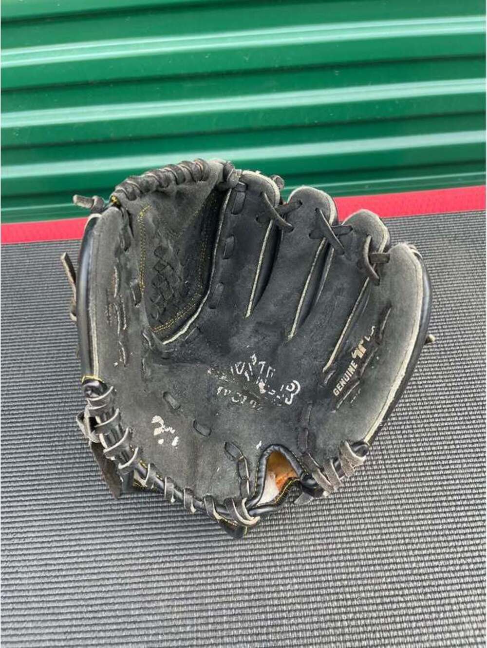 Mizuno Max Flex Power Close Baseball Glove 10.5"